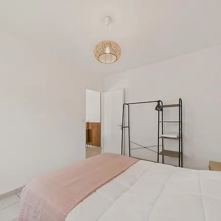 Jolie Maison Pour 4 Personnes Avec Jardin * סן-ונסן-סור-ז'אר